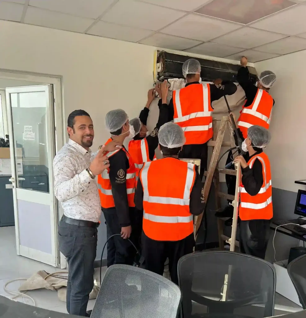 عملية تنظيف التكييف